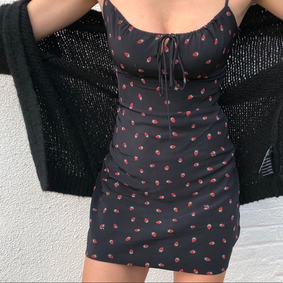 Realisation The Inez in Black Strawberry - Picture 3 of 5